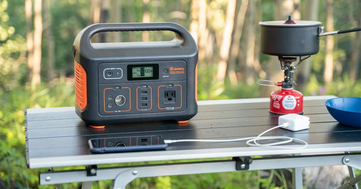 Jackery PowerBar Battery Pack Review: Built-in AC Outlet